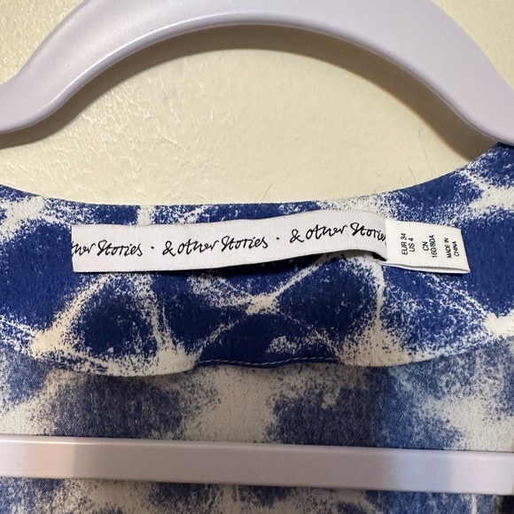 & Other Stories Knee‎ Length V Neck Blue White Tie Dye Dress Size 4 - Picture 4 of 8